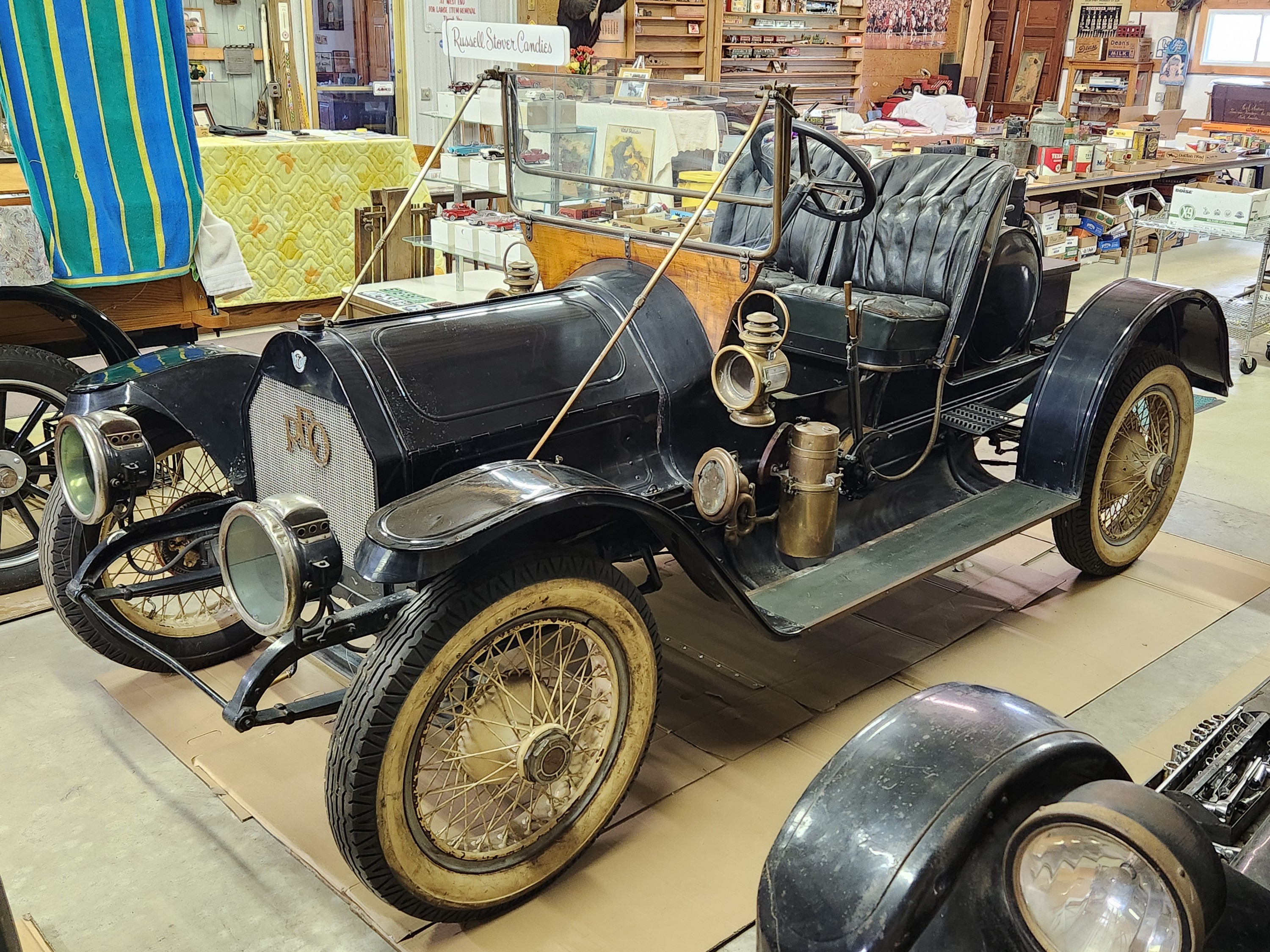 Item: 1911 REO 'Brass' Runabout