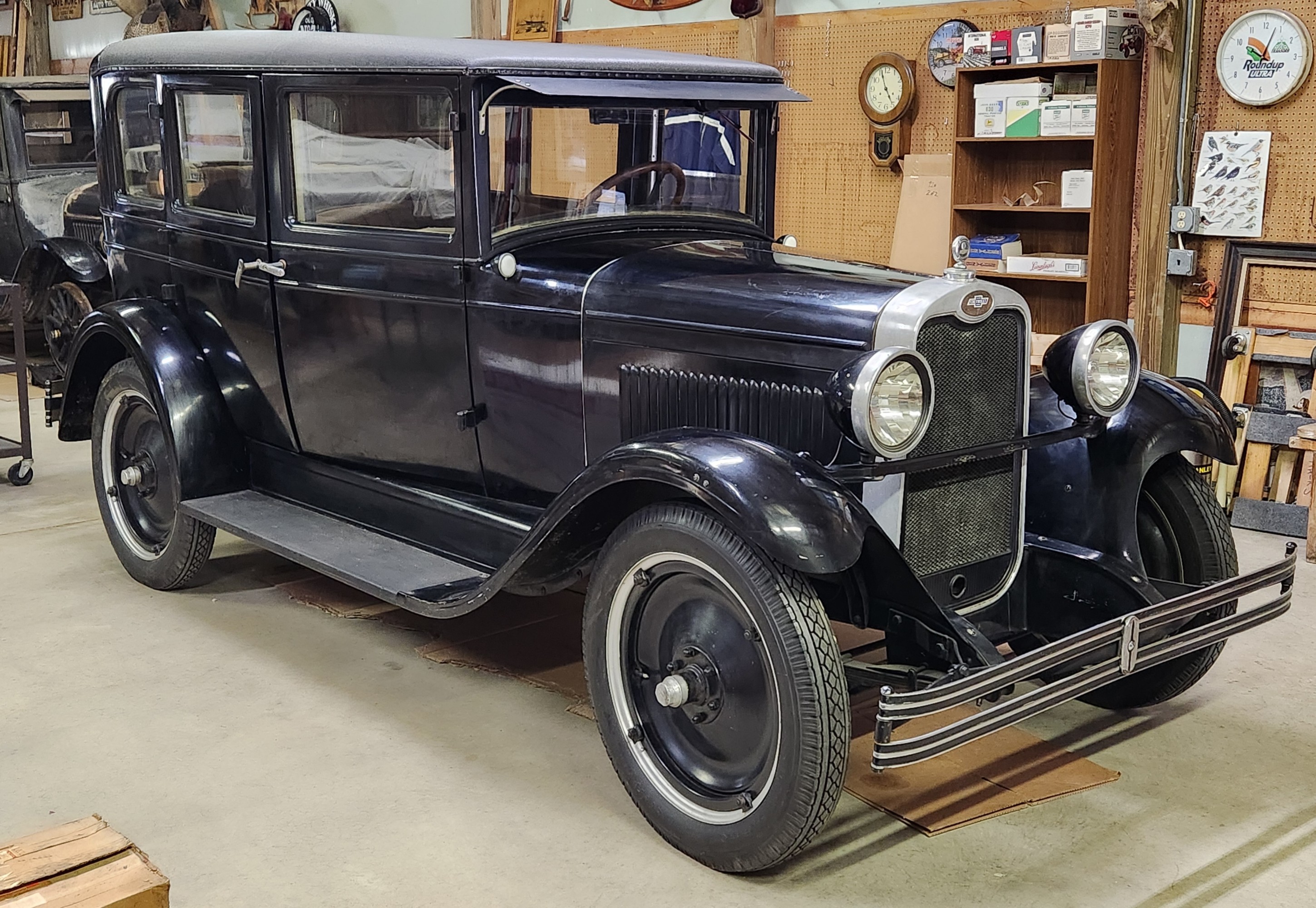 Item: 1928 Chevrolet Sedan - Nice