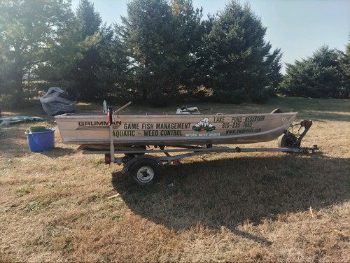 Item: Grumman 13.5 ft. Aluminum Fishing Boat w/ Trailer