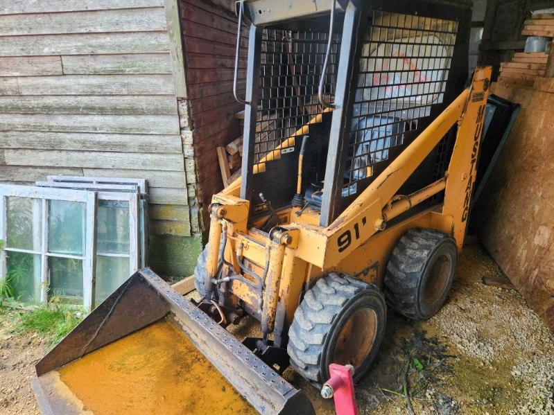 Item: 1995 Mustang 911 Skid Loader