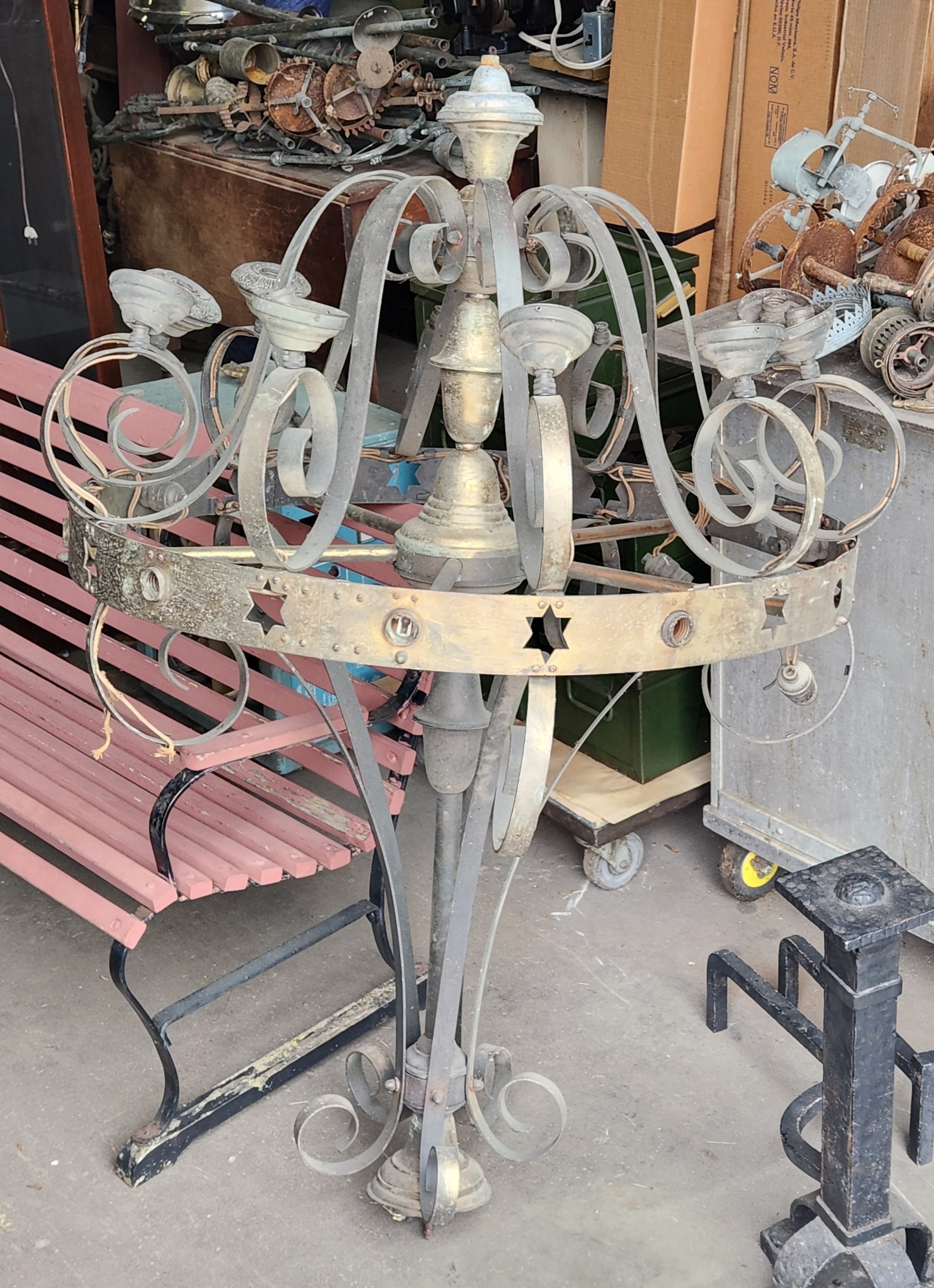Item: Victorian Brass Central Room Light Fixtures