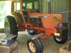       Allis Chalmers 200 Diesel Tractor