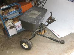 Agri-Fab Pull Lawn Spreader