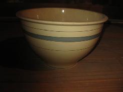 Roseville 12 Mixing Bowl 