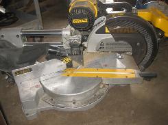 DeWalt 12 Compound Sliding Miter Saw