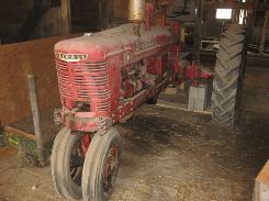 IH Farmall H Tractor