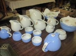 Hall's Rose Parade 10 Pc. Table Set