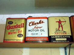 Gardall 2 Gallon Motor Oil Can