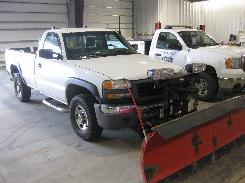   2007 GMC Sierra 2500 4x4 Pickup & Plow