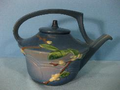 Roseville Snowberry Tea Pot