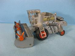 Allis-Chalmers Gleaner F Combine