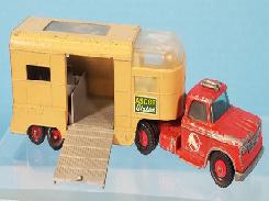 Matchbox King Size Articulated Horse Van 