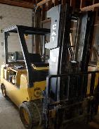   Caterpillar LP 8,000 lb. Fork Lift