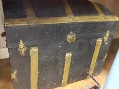 Oak Strap Dome Top Trunk 