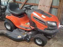 Husqvarna YTH 22V46 Lawn Tractor