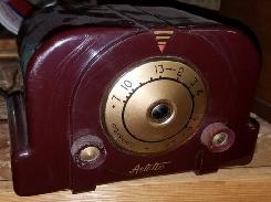 Astatic Model BT Bakelite Radio 