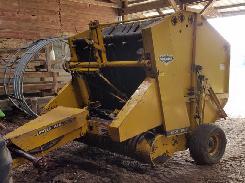                Vermeer 605F Round Hay Baler