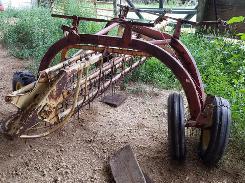               New Holland 256 Hay Rake