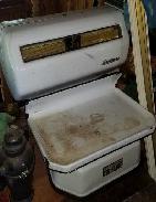 Sanitary White Porcelain Top Scale