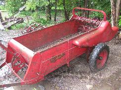         IHC 100 Ground Driven Manure Spreader