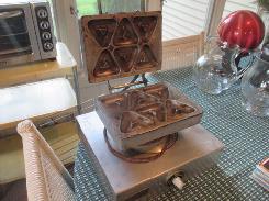 Brown Bobby Greaseless Donut Machine 