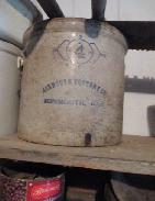 Monmouth 4 gal Crock