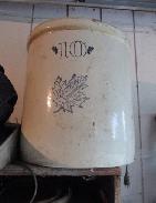 Western Maple Leaf 10 gal Crock