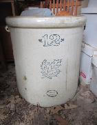 Western 12 gal Maple Leaf Crock