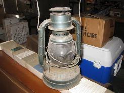 Dietz Little Wizard Barn Lantern 