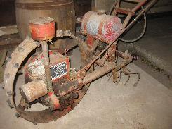      Suburbanite 1920's One-Wheel Garden Tractor 