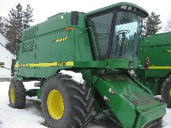                                      John Deere 9510 Maximizer Combine