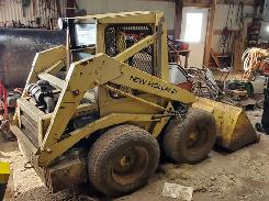                               NH L445 Skid Steer Loader