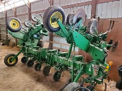                           John Deere 856 Cultivator