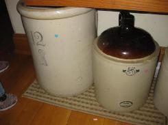 Macomb Buckeye 12 Gal. Blue Ribbon Crock