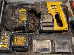  DeWalt Cordless Hammer Drill Set