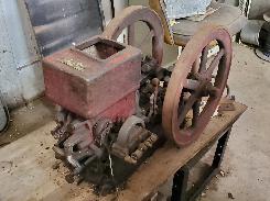 Economy 1 1/2 HP Hit & Miss Gas Engine