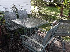 High Top Patio Table w/ 4-Chairs