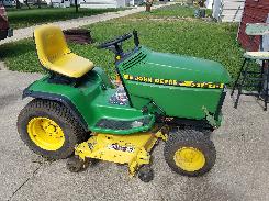 John Deere GT275 Lawn Tractor