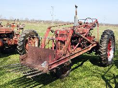 IH Farmall Super M Tractor