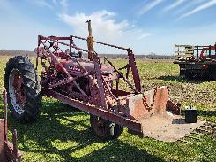 IH Farmall H Tractor