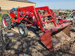 IHC 350 Utility Tractor