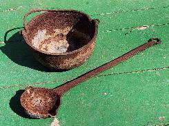 Cast Lead Pot & Ladle