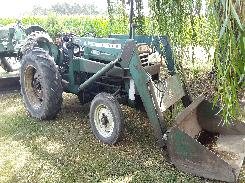 Oliver 550 Utility Tractor w/ Loader