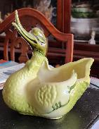 Hull Art Swan Planter