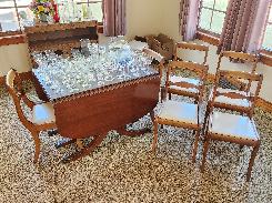 Nice Walnut Duncan Phyfe Table & Chair Set