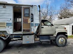 1992 GMC Topkick with 18' Starcraft Camper