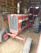 IH Farmall 856 G Tractor