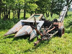 New Idea 324 2-Row Corn Picker