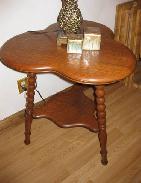 Fancy Oak Turned Leg Parlor Table