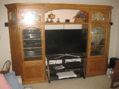 Oak Wall Entertainment/Curio Center